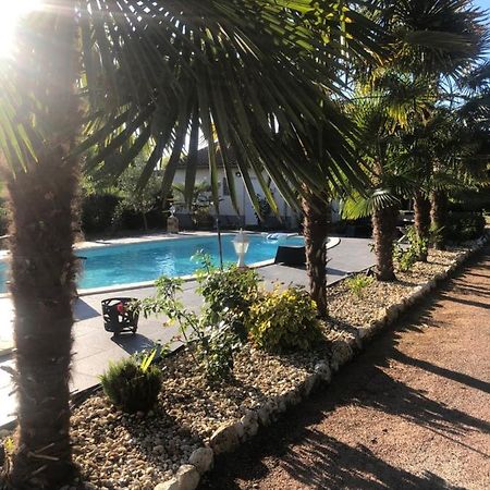 Villa Bergerac Avec Piscine Zewnętrze zdjęcie