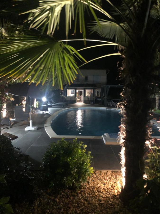 Villa Bergerac Avec Piscine Zewnętrze zdjęcie